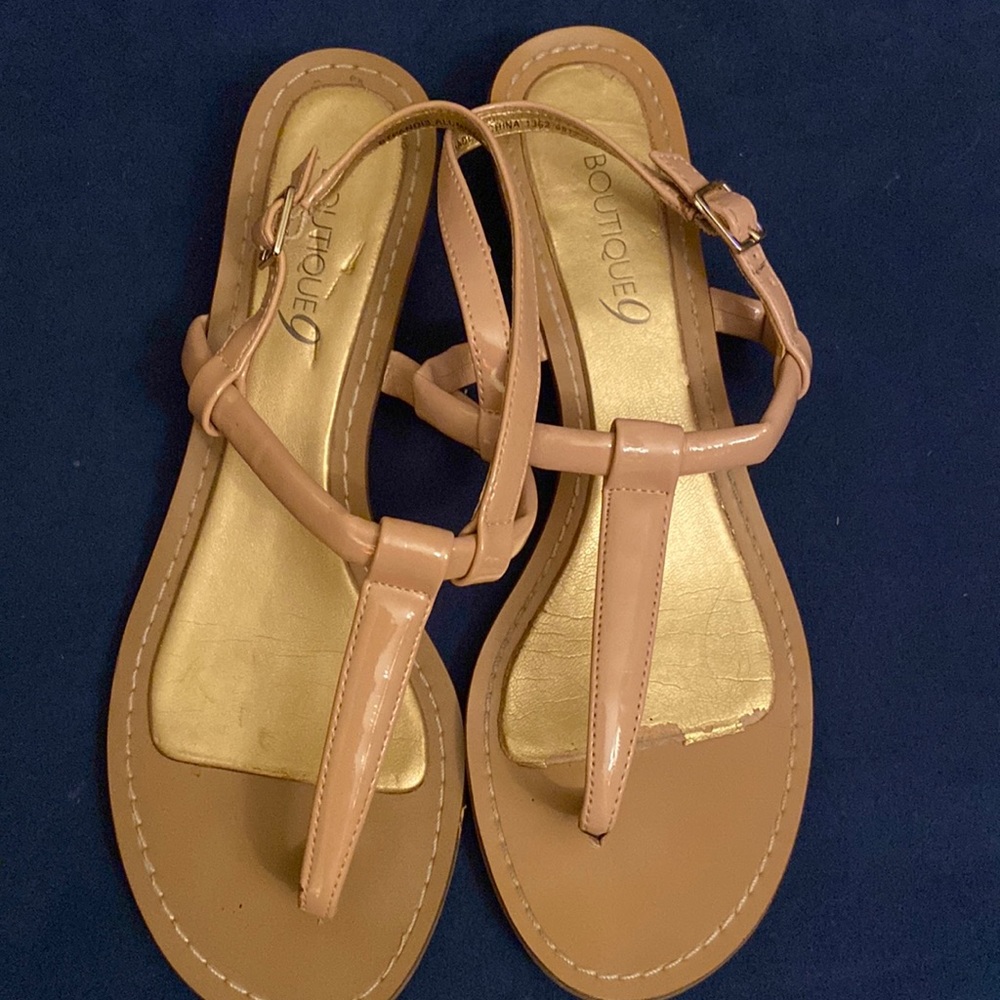 Boutique 9 T strap Sandal Nude Sz 7.5